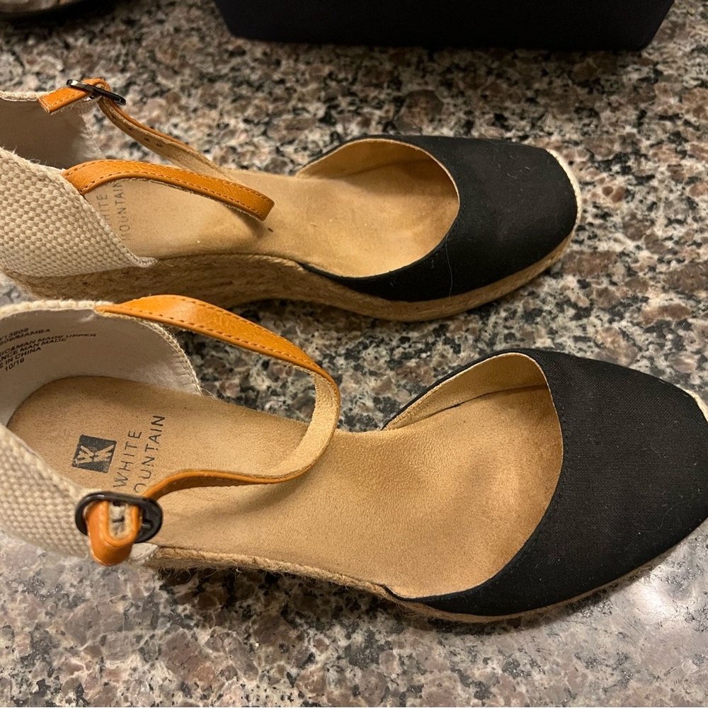 White Mountain Shoes Sandals Heels size 8